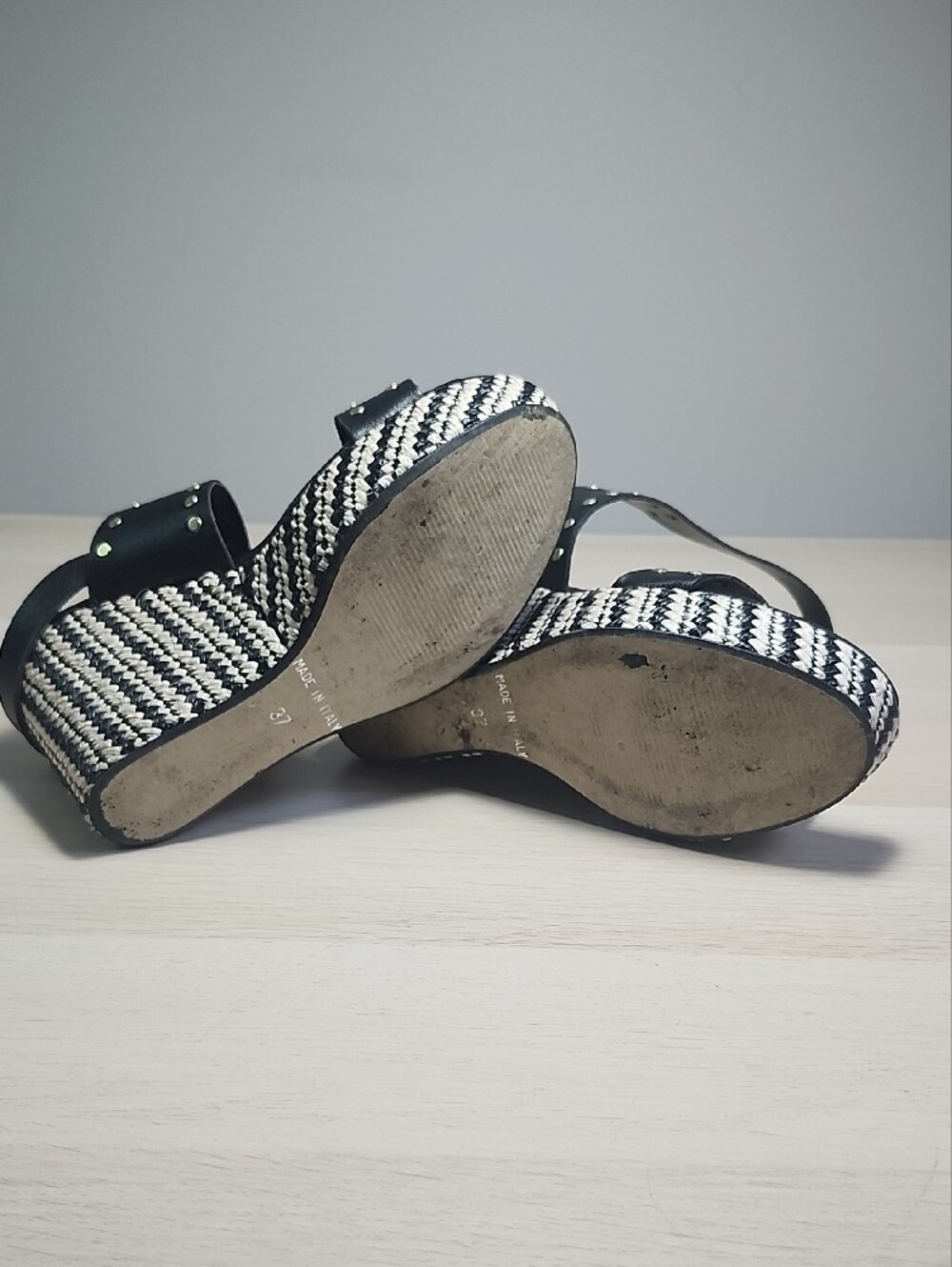 LOTTINI Made in Italy leather studded wedges sandals - Picture 11 of 14